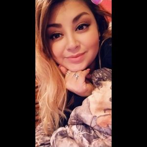 Meet your Posher, Ellena